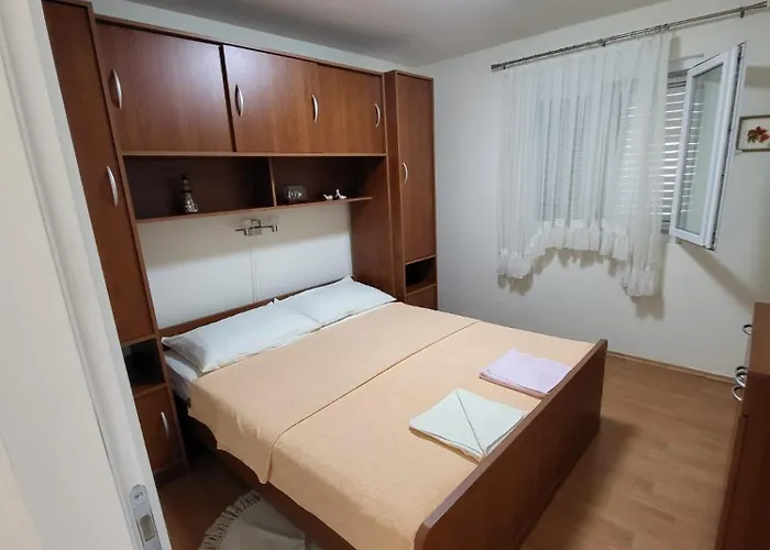 Krznar - Stari Grad Pag * Pag Town